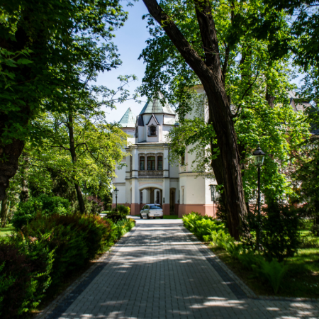 Růžový palác a park v Krzyżanowicích